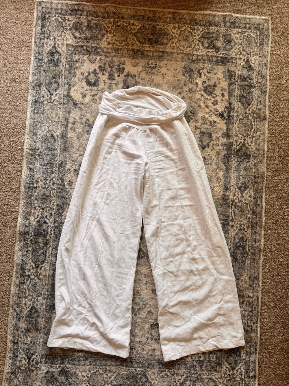Subdued Size M Women’s Cotton blend pants